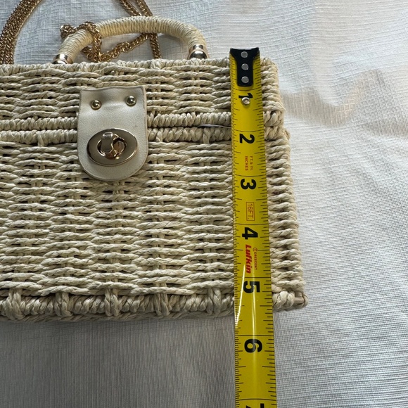 Chic Woven Cream Crossbody Bag - Picture 6 of 9
